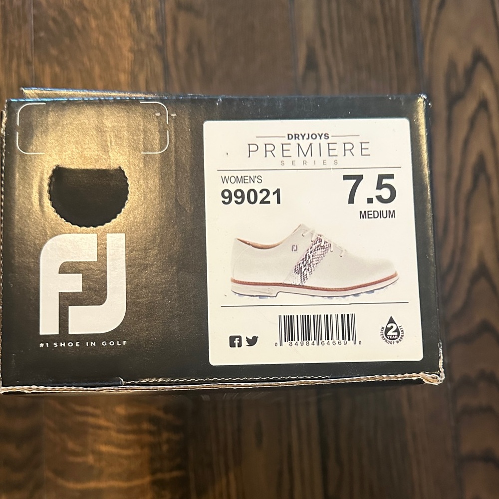 NWT FootJoy Women's Premiere Athletic Shoe in White With Tan Snake Skin Trim